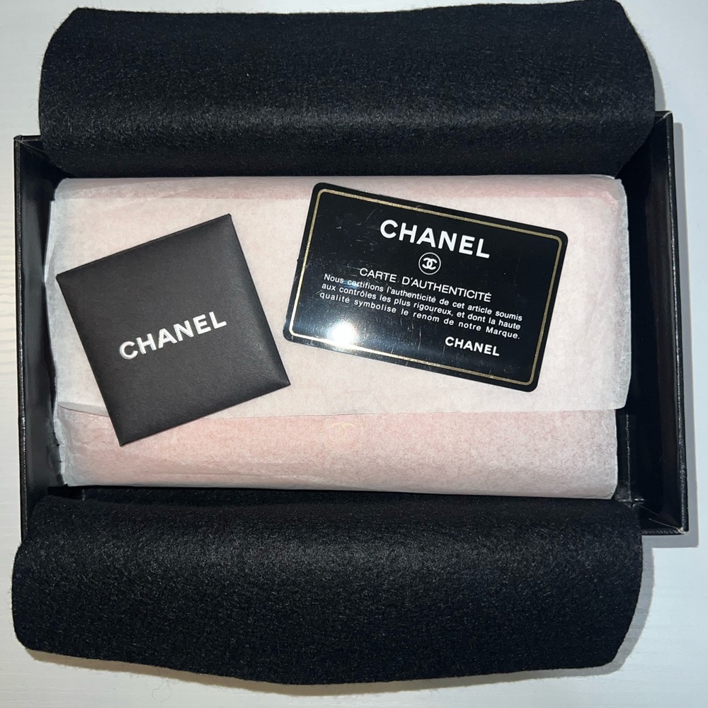 Chanel Leather Flap Wallet - Full Inclusion - Picture 10 of 13